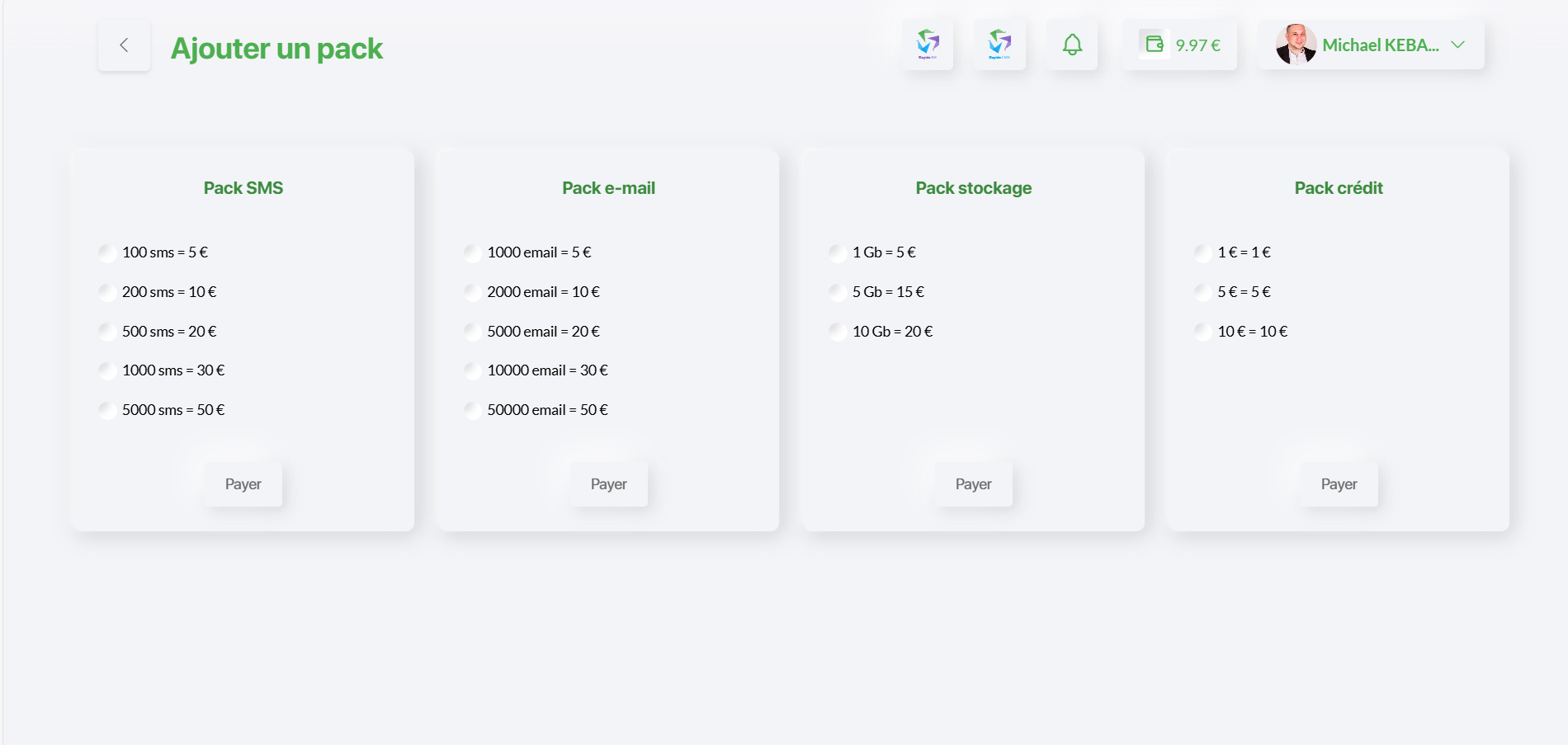 Interface d'ajout de packs sur RapidoCRM montrant la sélection de SMS, e-mails, stockage et crédits pour votre compte complet